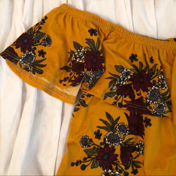 Off the shoulder mustard bodysuit - Picture 3 of 4